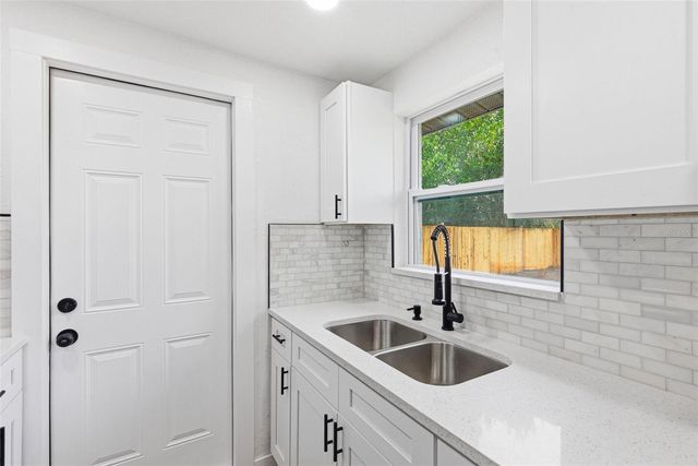 6416 EDEN LANE, Tampa, FL 33634