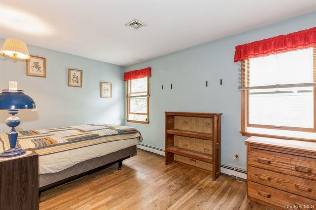 32 Lower Cross, Shoreham, NY 11786