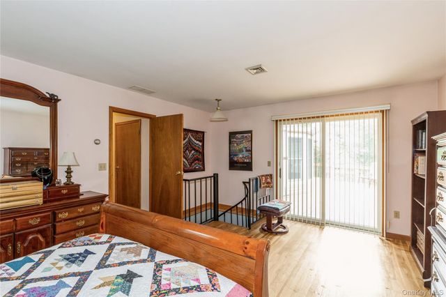 32 Lower Cross, Shoreham, NY 11786