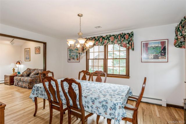 32 Lower Cross, Shoreham, NY 11786