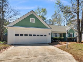 1329 Birdsong Lane, Hampton, GA 30228