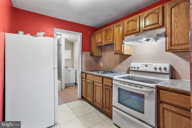 1924 N DARIEN ST, Philadelphia, PA 19122