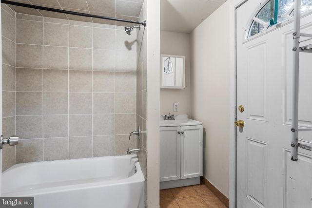 1924 N DARIEN ST, Philadelphia, PA 19122