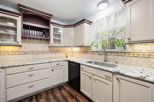 5615 Vinewood Drive, Garland, TX 75043