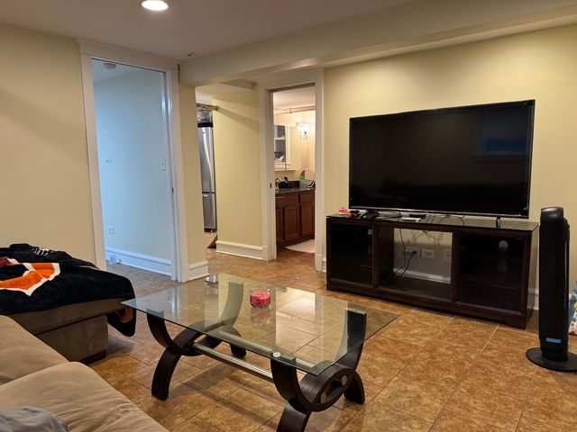 207 W Quincy Street GARD, Riverside, IL 60546
