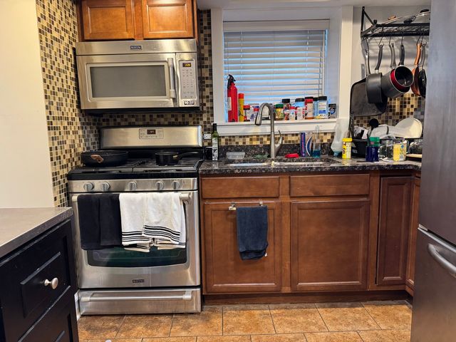 207 W Quincy Street GARD, Riverside, IL 60546