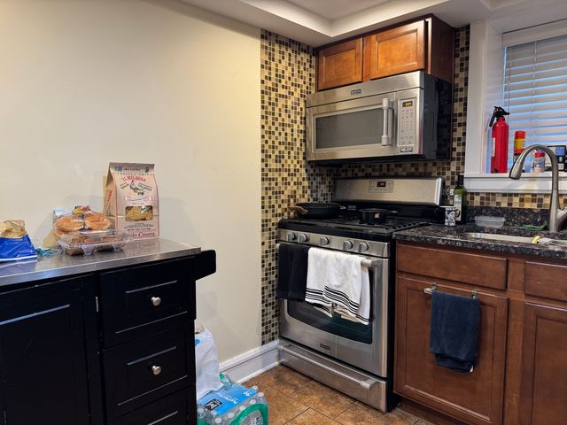 207 W Quincy Street GARD, Riverside, IL 60546