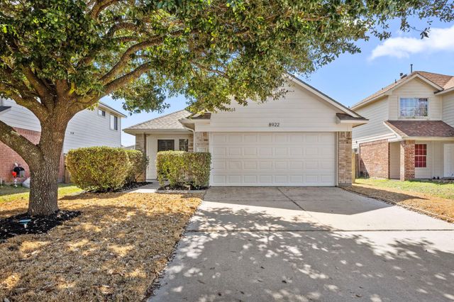 8922 Aspen Trace Lane, Humble, TX 77338