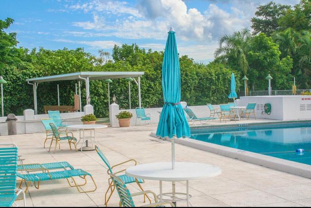 1950 Lake Osborne Drive 12, Lake Worth Beach, FL 33461