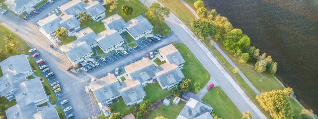 1950 Lake Osborne Drive 12, Lake Worth Beach, FL 33461