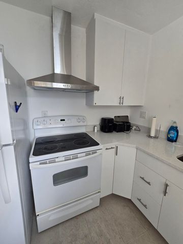 1950 Lake Osborne Drive 12, Lake Worth Beach, FL 33461