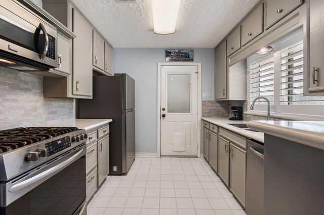 1214 W 31st Street, Houston, TX 77018