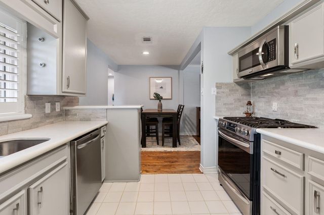 1214 W 31st Street, Houston, TX 77018