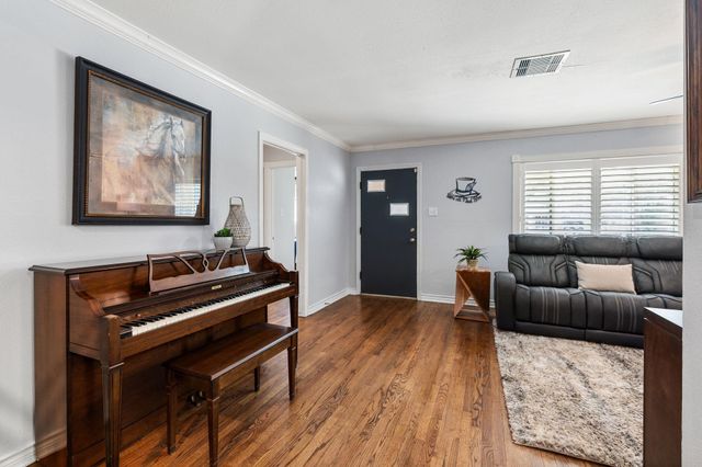 1214 W 31st Street, Houston, TX 77018