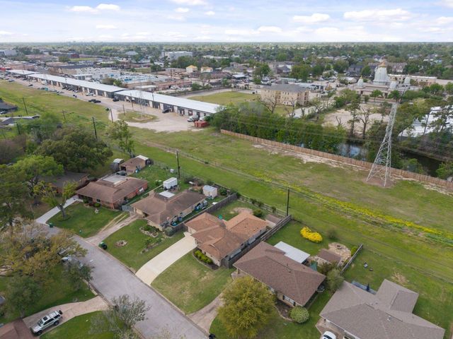 1214 W 31st Street, Houston, TX 77018