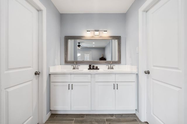 1214 W 31st Street, Houston, TX 77018