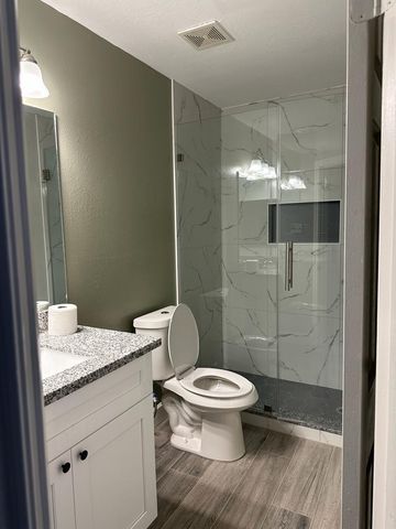 1027 S Wellsford Drive, Pearland, TX 77584