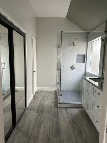 1027 S Wellsford Drive, Pearland, TX 77584