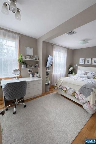 80 Caruth Avenue, Elmwood Park, NJ 07407