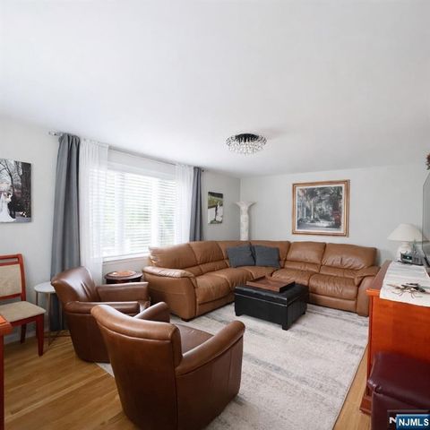 80 Caruth Avenue, Elmwood Park, NJ 07407