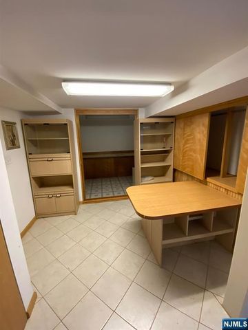 80 Caruth Avenue, Elmwood Park, NJ 07407