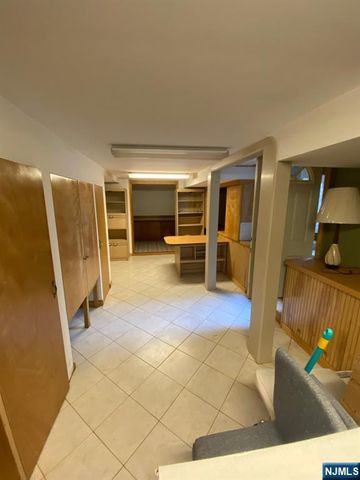 80 Caruth Avenue, Elmwood Park, NJ 07407