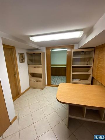 80 Caruth Avenue, Elmwood Park, NJ 07407