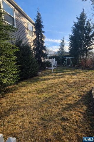 80 Caruth Avenue, Elmwood Park, NJ 07407