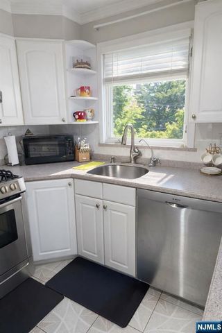 80 Caruth Avenue, Elmwood Park, NJ 07407