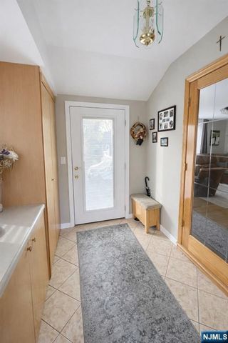 80 Caruth Avenue, Elmwood Park, NJ 07407