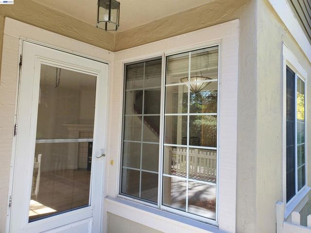 7432 Oxford Cir, Dublin, CA 94568