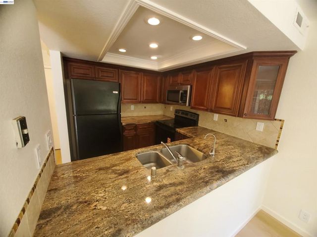 7432 Oxford Cir, Dublin, CA 94568