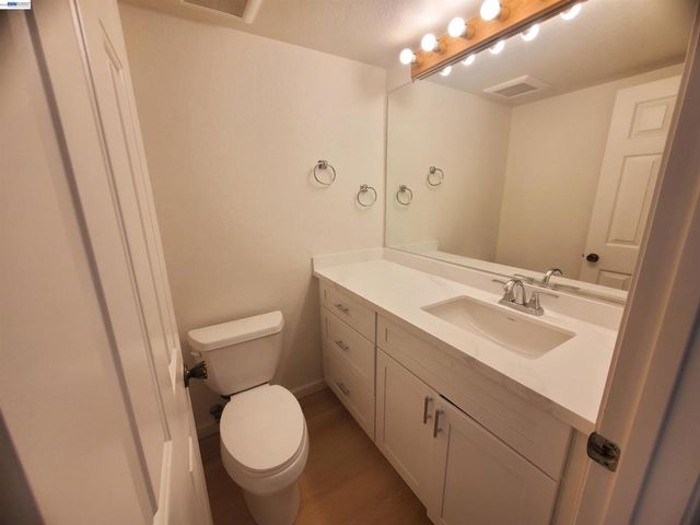7432 Oxford Cir, Dublin, CA 94568