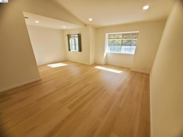 7432 Oxford Cir, Dublin, CA 94568