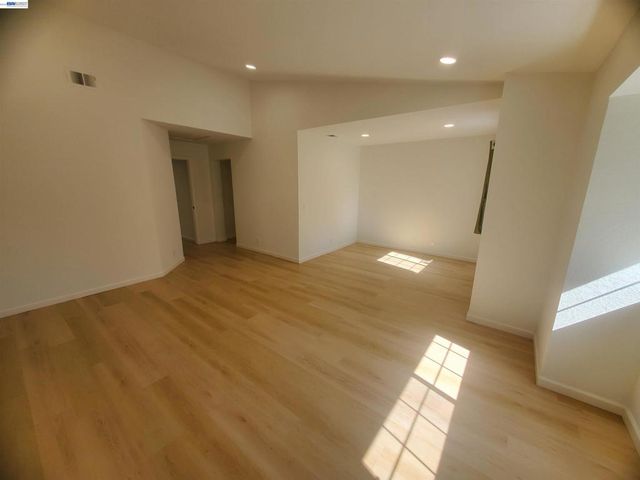 7432 Oxford Cir, Dublin, CA 94568