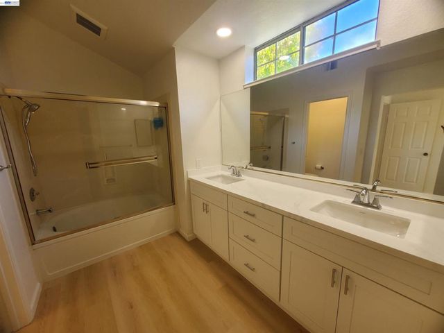 7432 Oxford Cir, Dublin, CA 94568