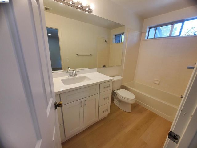 7432 Oxford Cir, Dublin, CA 94568