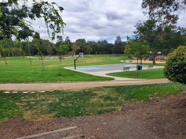 7432 Oxford Cir, Dublin, CA 94568