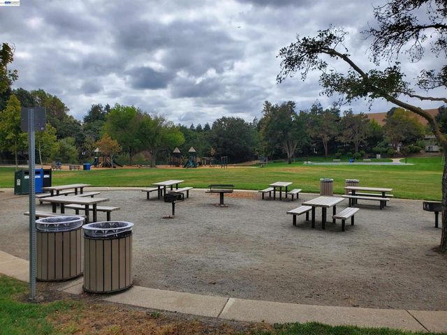 7432 Oxford Cir, Dublin, CA 94568