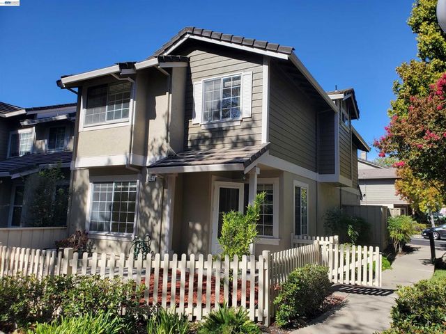 7432 Oxford Cir, Dublin, CA 94568