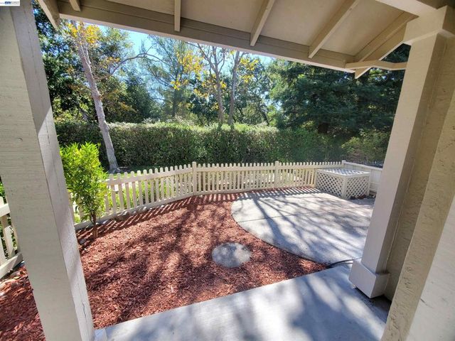 7432 Oxford Cir, Dublin, CA 94568