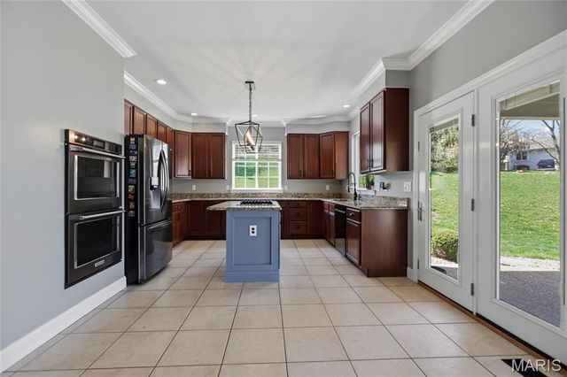 1831 Kehrswood Drive, Clarkson Valley, MO 63005