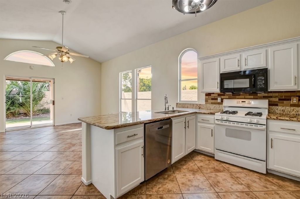 9530 Redstar Street, Las Vegas, NV 89123 — photo 5