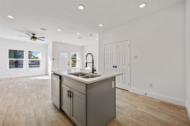 4139 Brinkley Street A-B, Houston, TX 77051