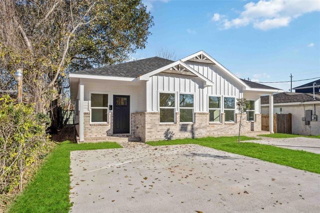 4139 Brinkley Street A-B, Houston, TX 77051