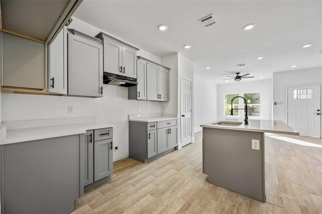 4139 Brinkley Street A-B, Houston, TX 77051