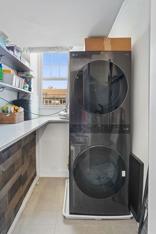 20 E Cedar Street 17C, Chicago, IL 60611