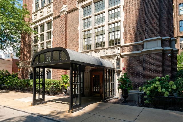 20 E Cedar Street 17C, Chicago, IL 60611
