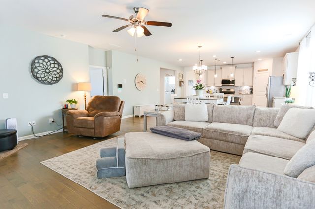 6430 Hickory Bell Dr, Murfreesboro, TN 37128