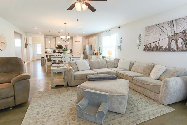 6430 Hickory Bell Dr, Murfreesboro, TN 37128